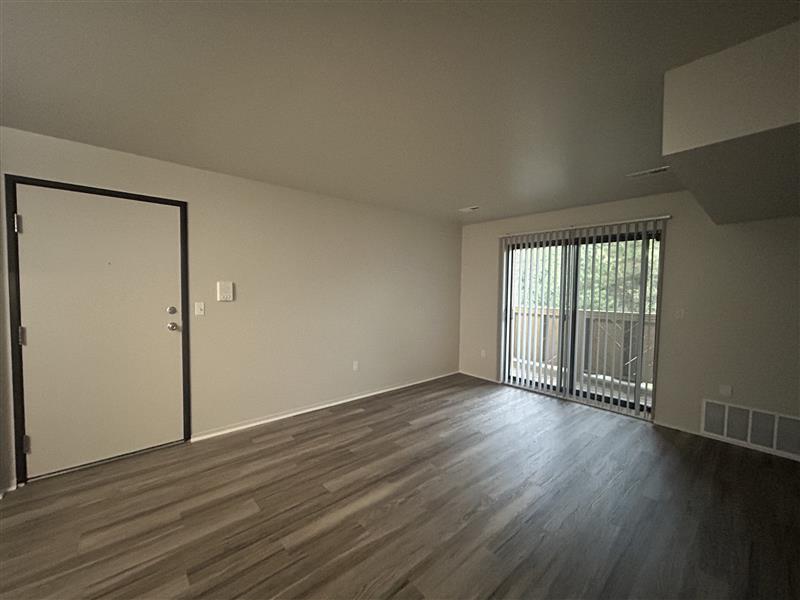 Woodland Villa Apartments Image 25