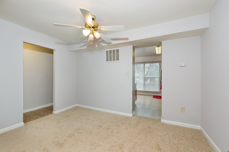 Scarborough Square Townhomes & Apartments Image 11