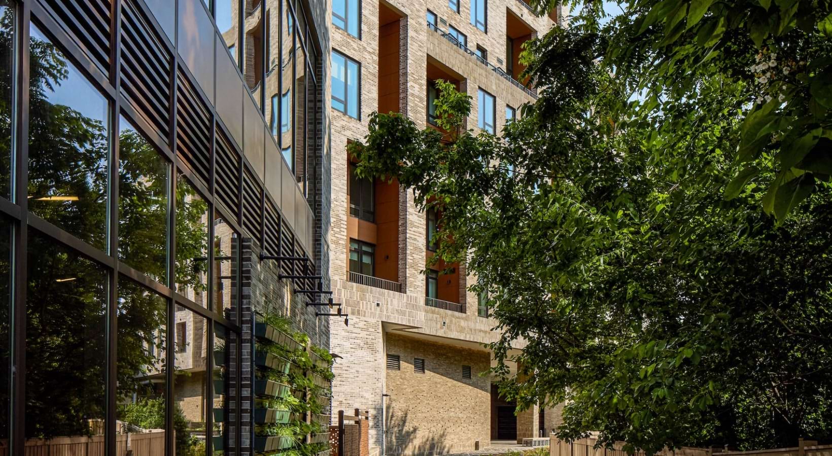4909 Auburn Image 1