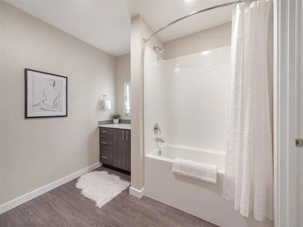 2x2 | Bath
