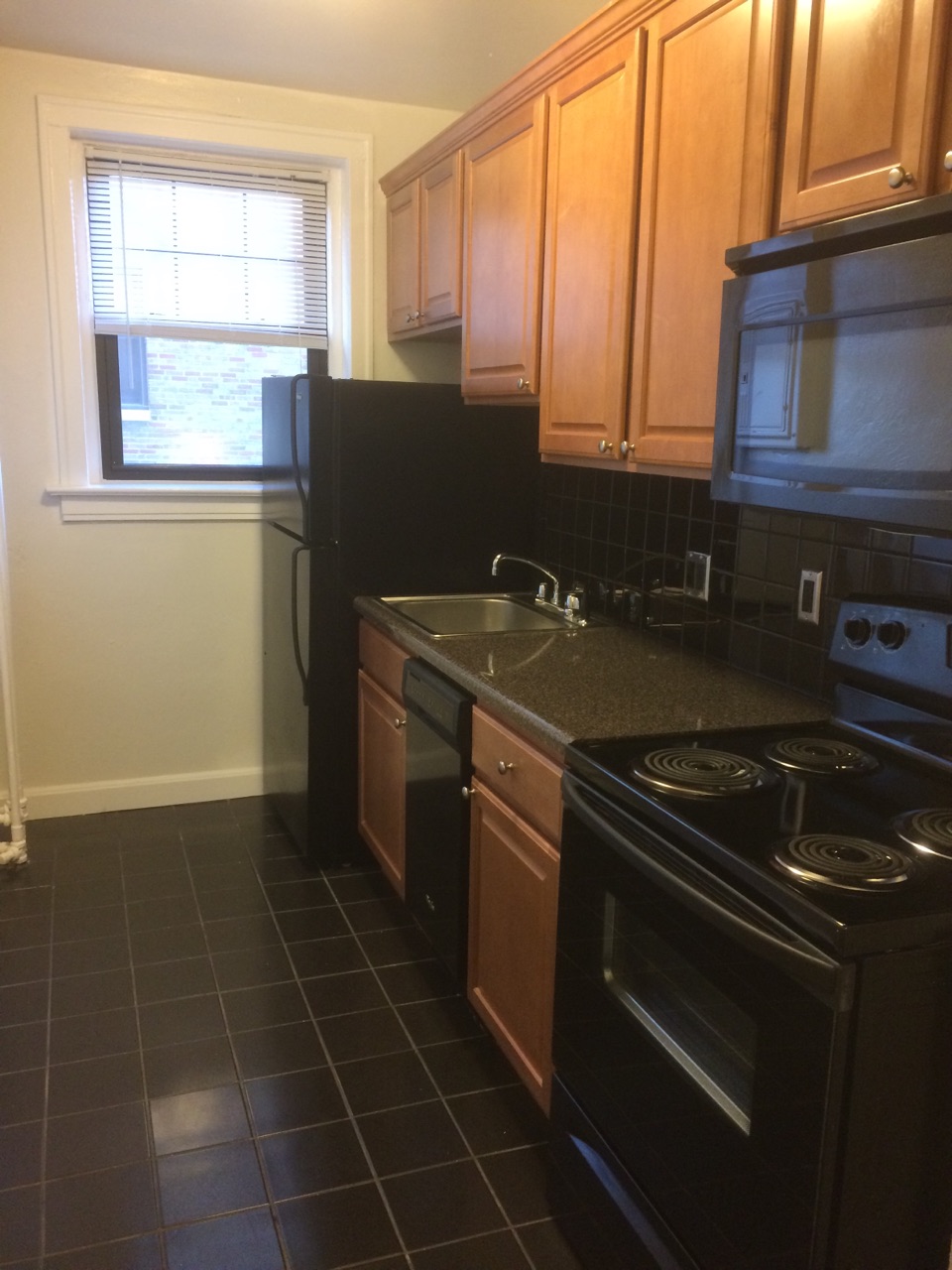 Plaza Apartment Center Image 25