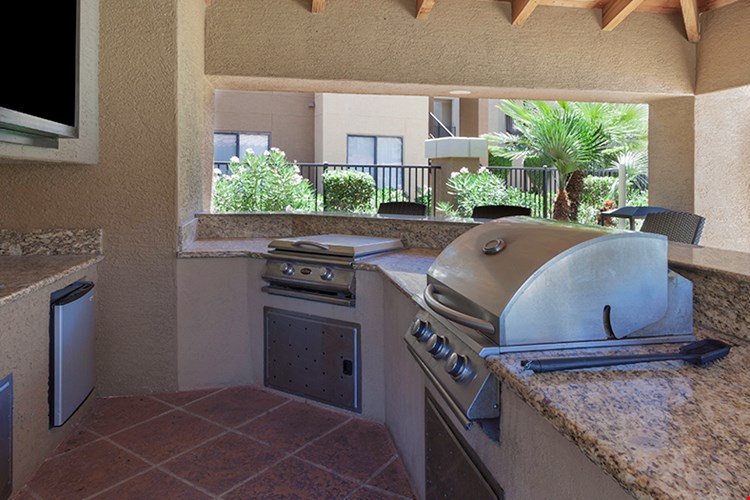Apartments At Colonial Grand At Scottsdale Scottsdale