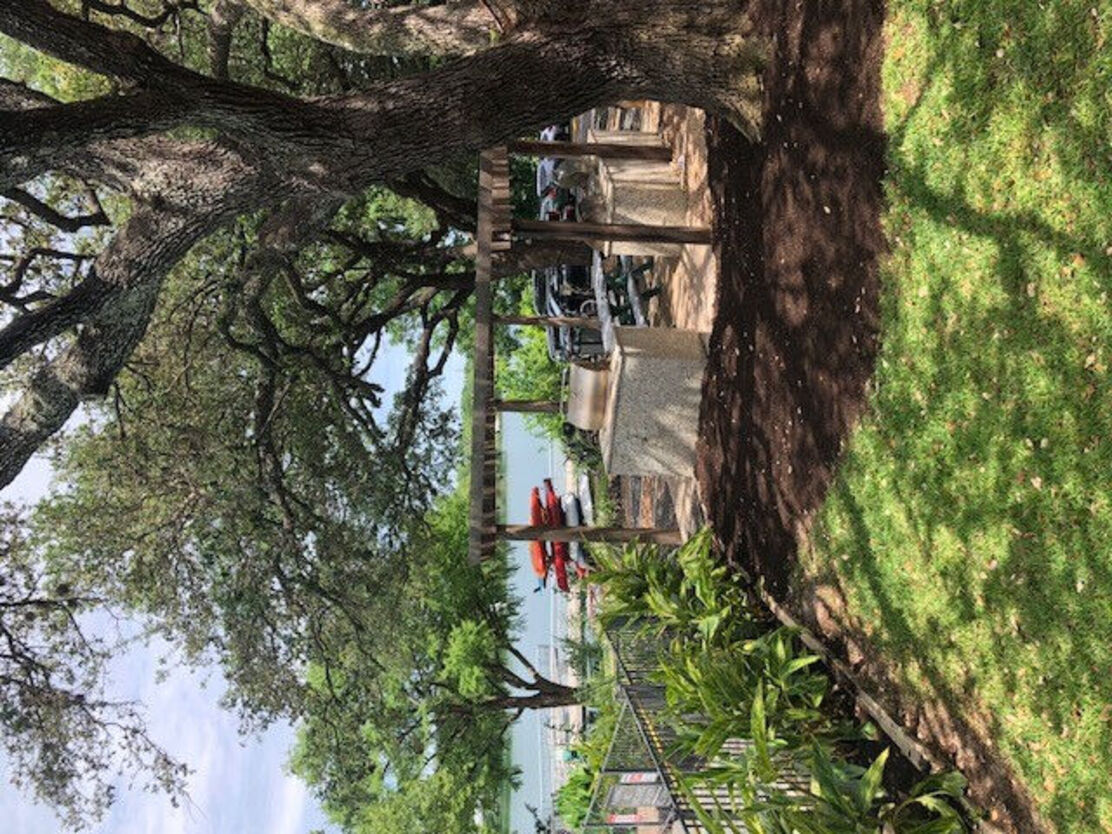 Breakers on the Lake Image 7