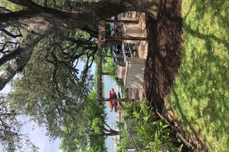 Breakers on the Lake Image 7