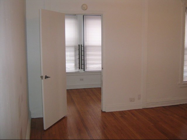 5452-5466 S Ellis Avenue Image 7