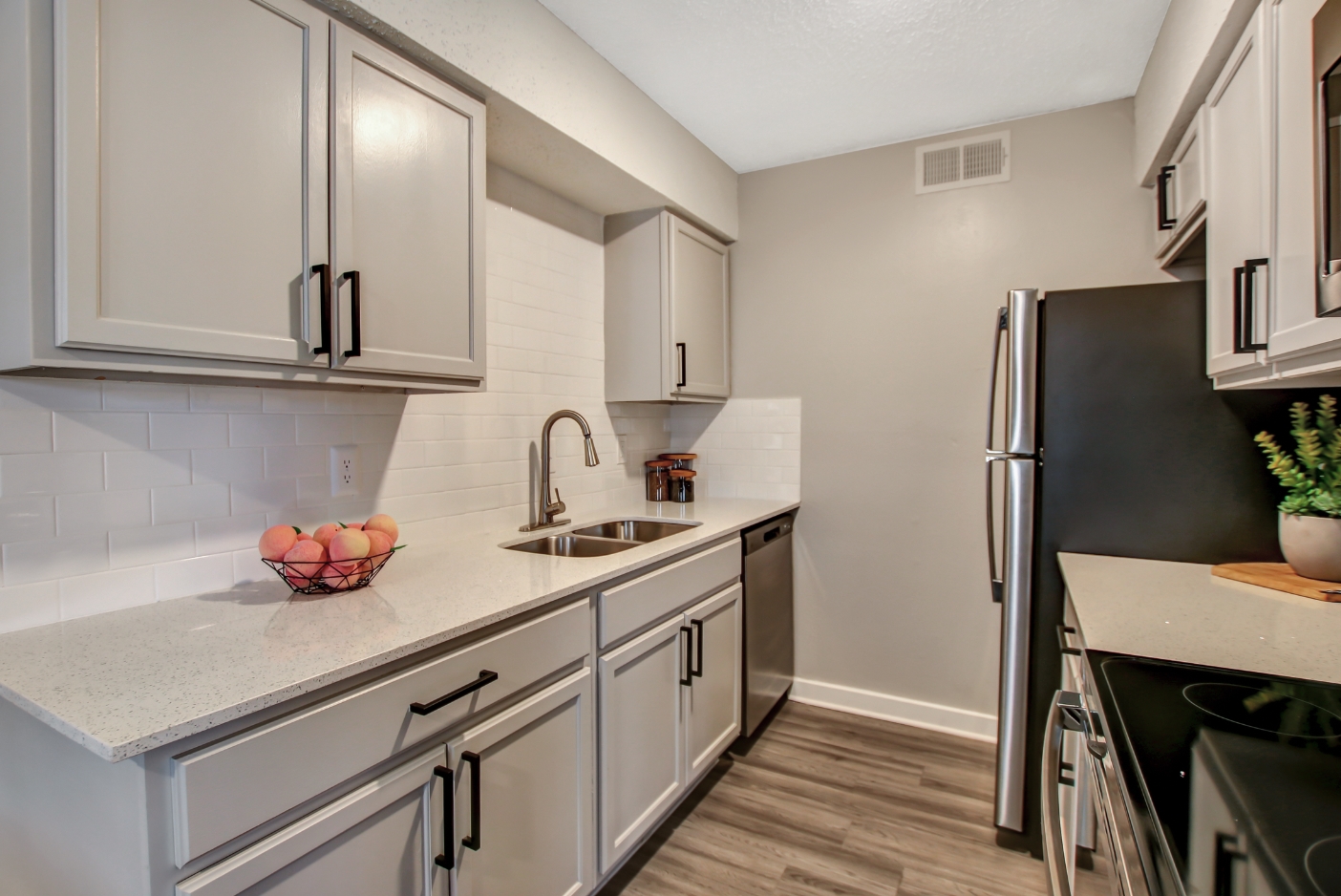 Lockhart Apartment Homes Image 4