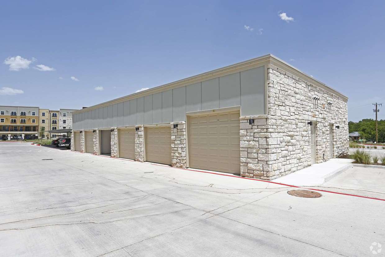 Sansom Pointe Senior Image 3