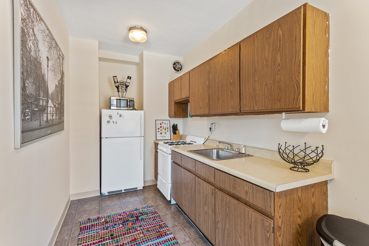 540 W. Briar Image 12