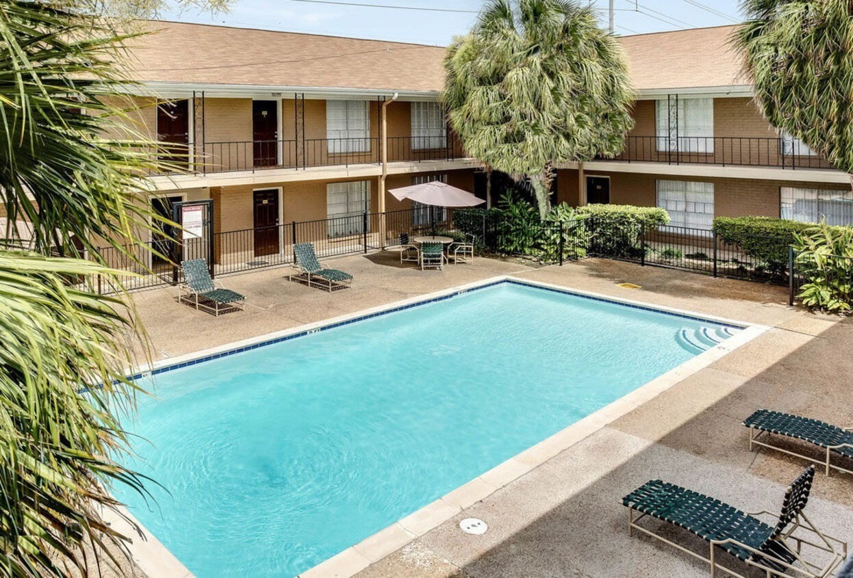 Fountain Park Image 1