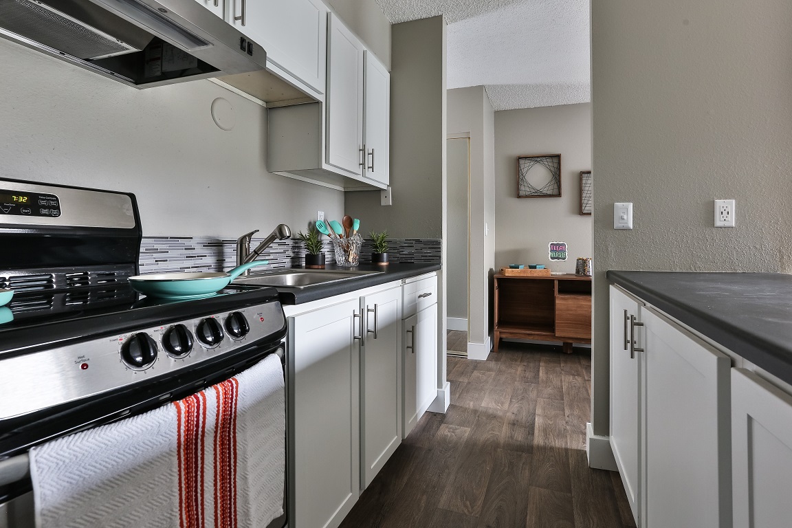 TheZimmer_Gresham_OR_StainlessSteelAppliances
