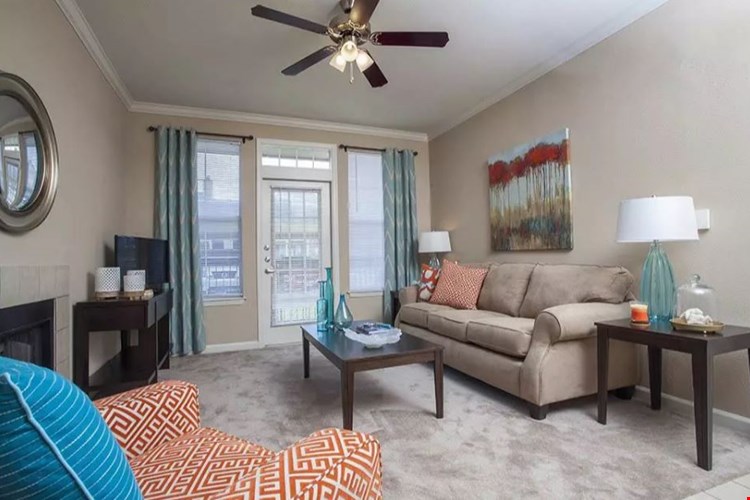 Nelson Pointe Apartment Homes Image 4