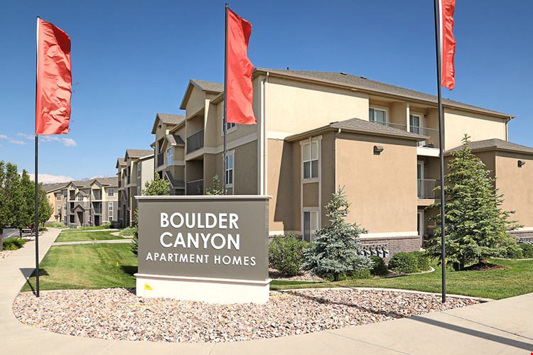 West Jordan, UT Boulder Canyon Apartments exterior