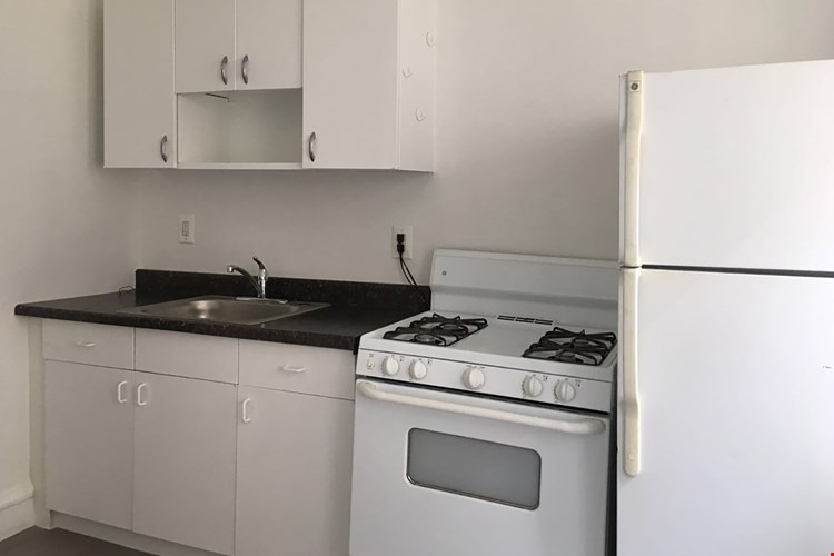 918 E Hyde Park Boulevard Image 7