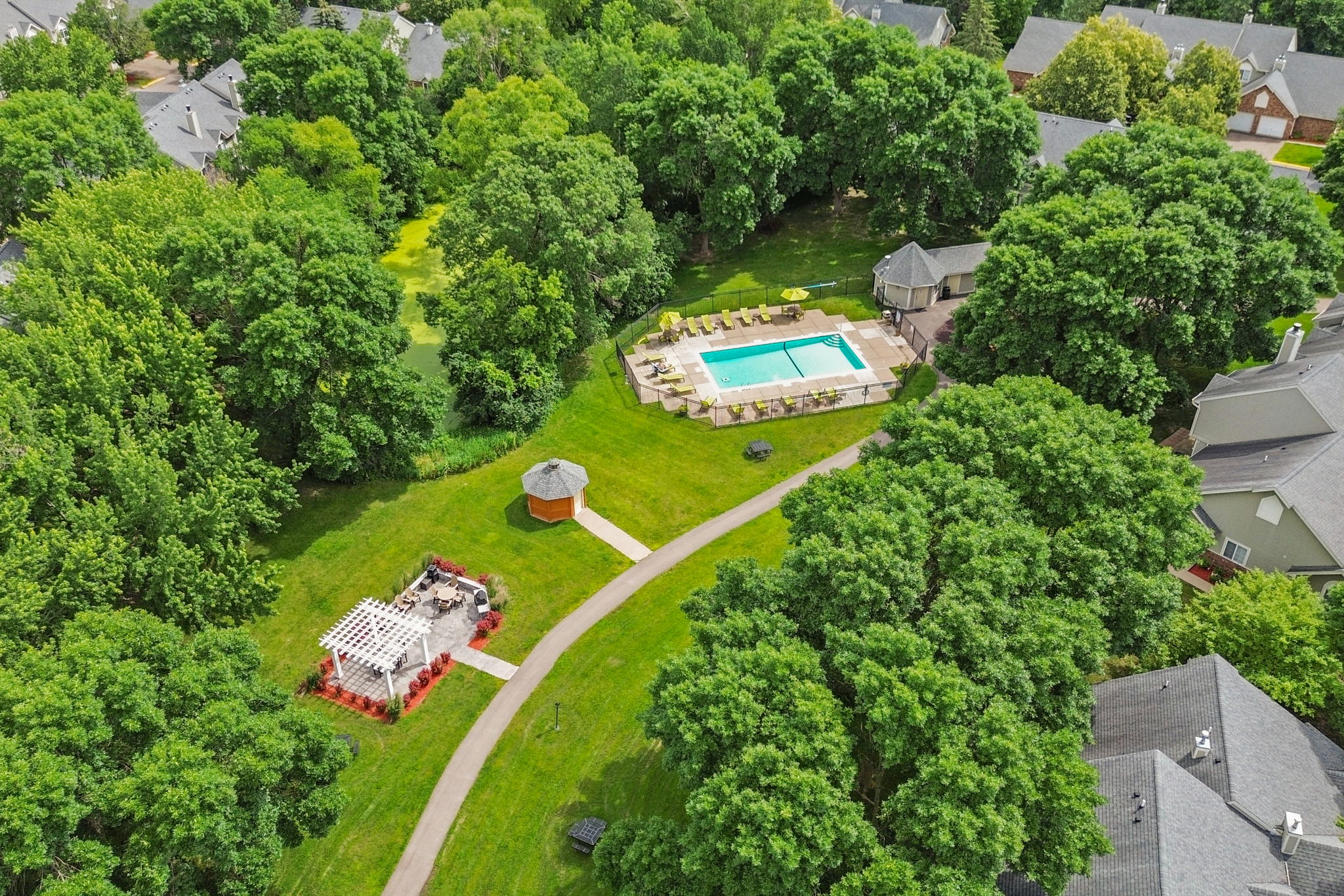 Birch Lake Townhomes Image 37