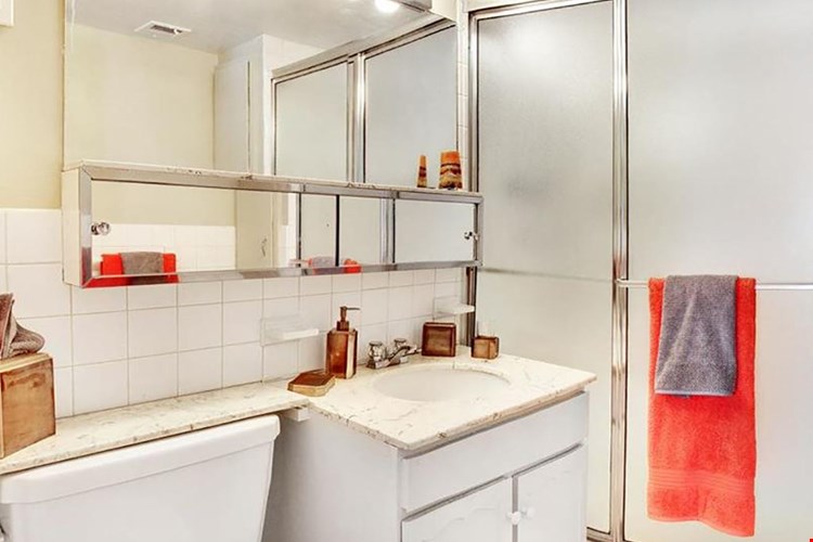 Oliver House Image 6