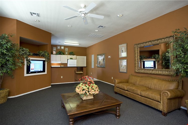 Stoneybrook Apartments & Townhomes Image 14