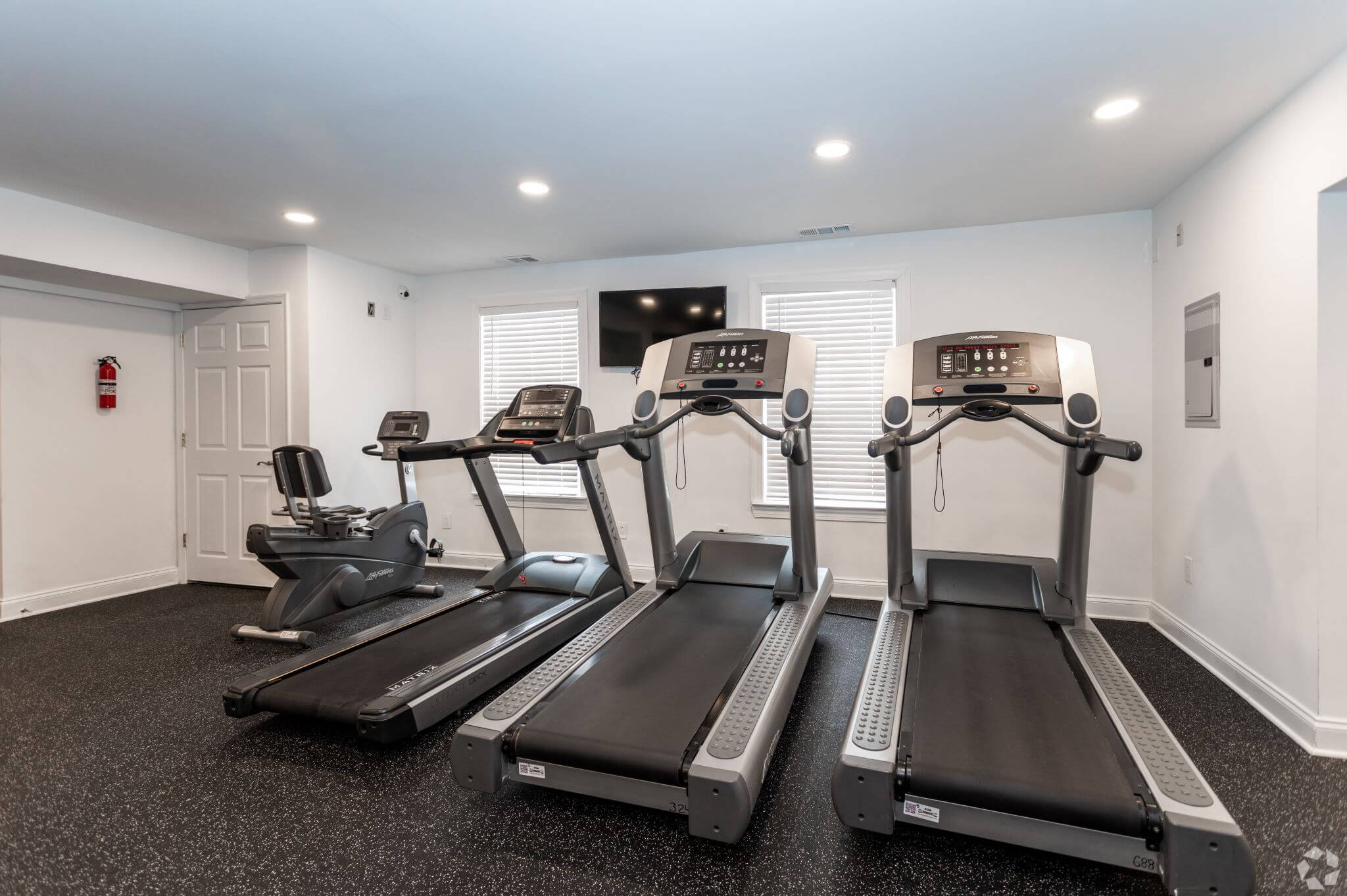  International City Apartments Image 14