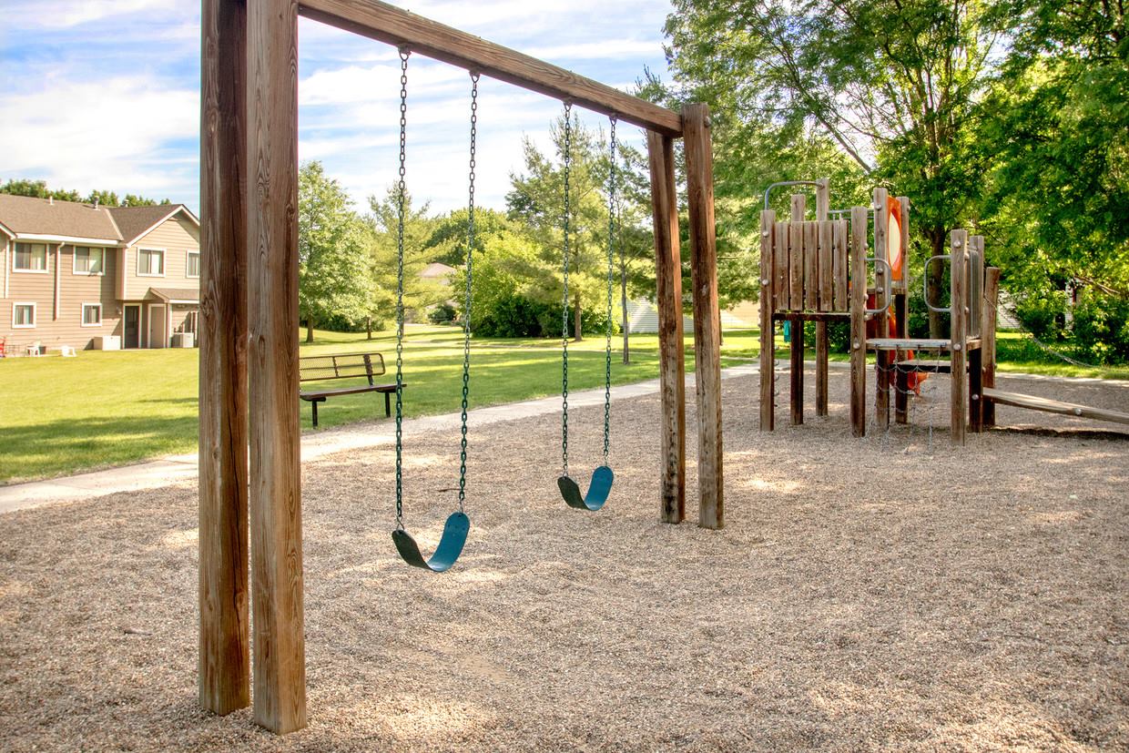 Prairie West Apartments and Townhomes Image 5