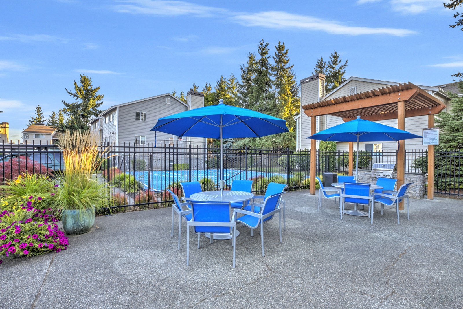 The Windsor Apartments Pool Seating Area