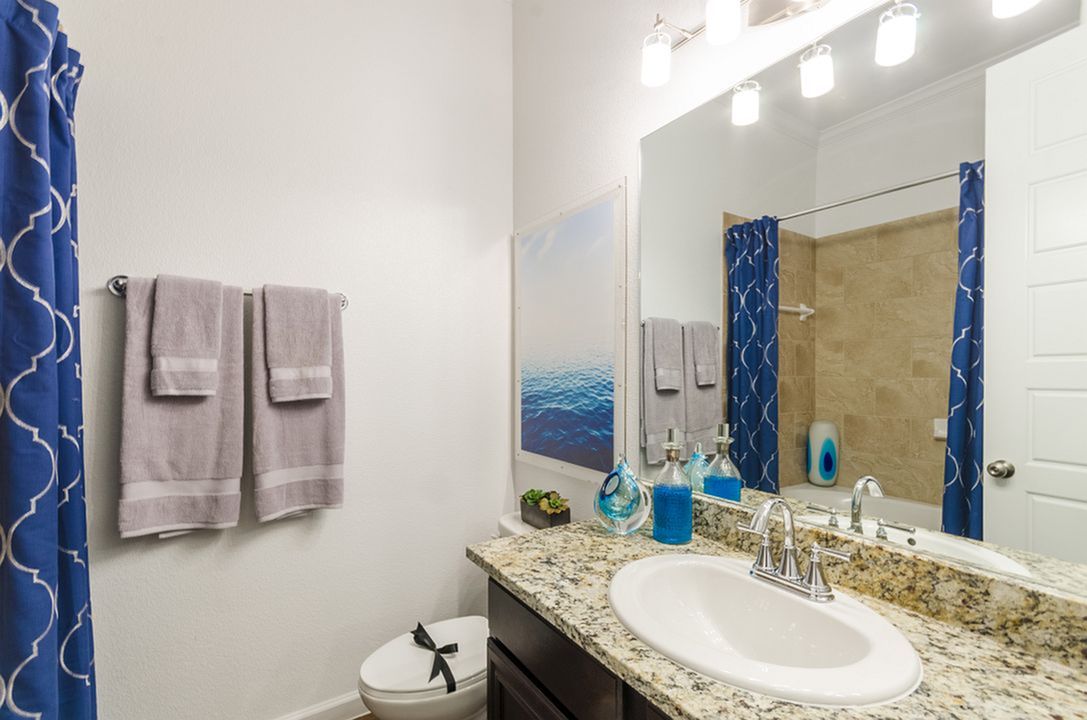 Berkshire Lakeway  Image 27