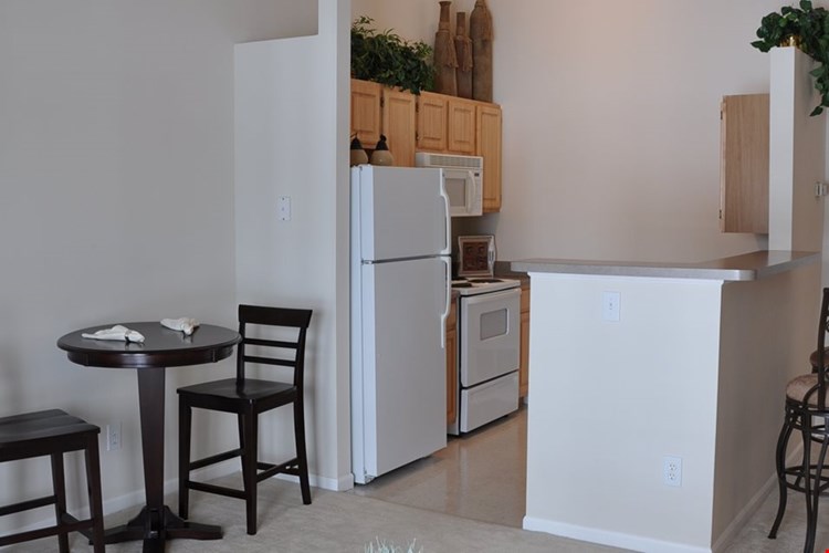 Catalina Club Apartments Image 16