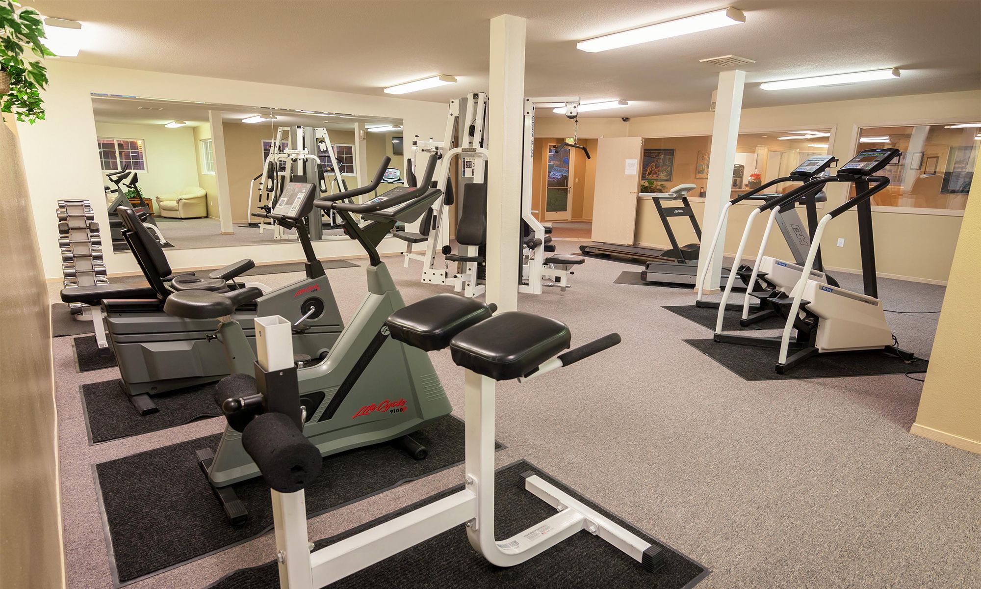 Market Place Apartments Image 3