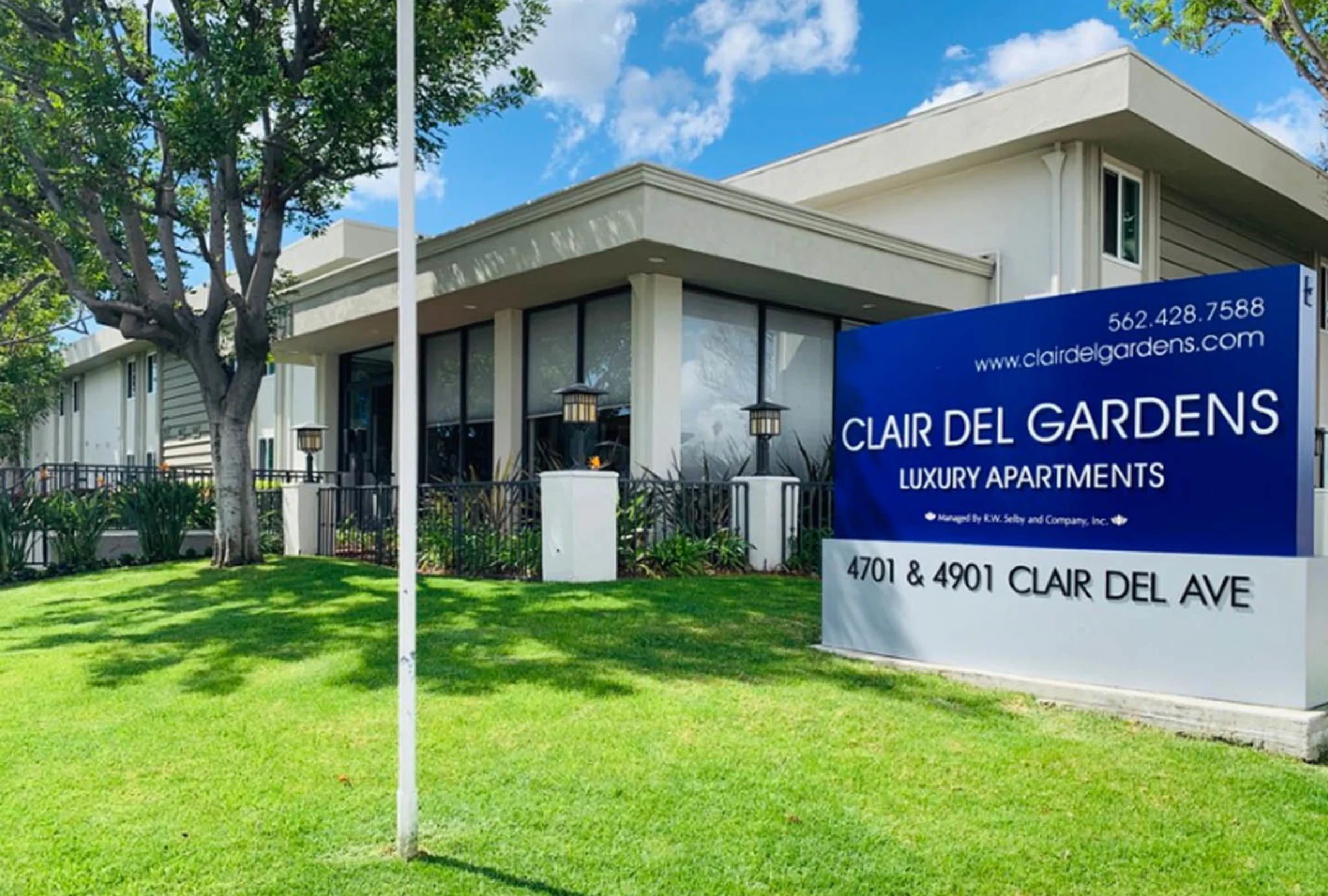 Clair Del Gardens Image 1