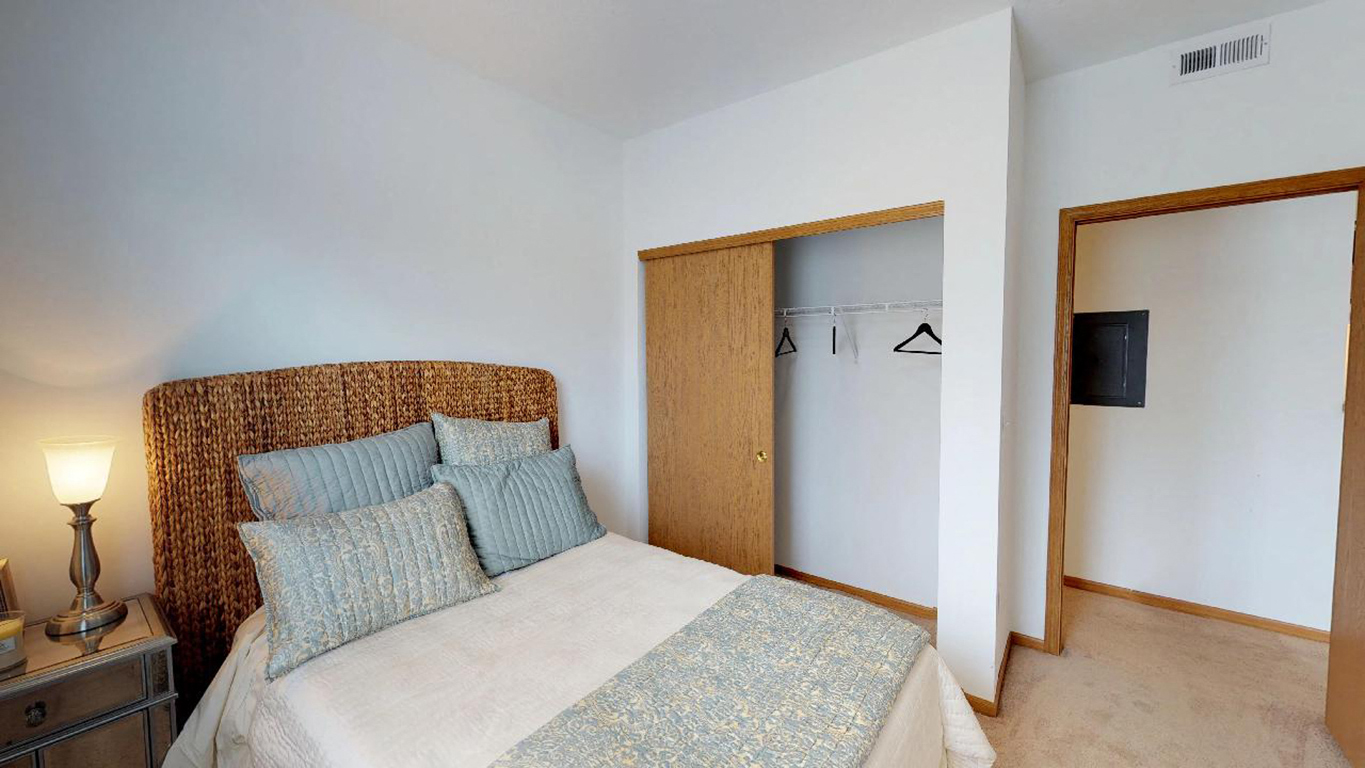 2 Bedroom 1 Bathroom Model Guest Room