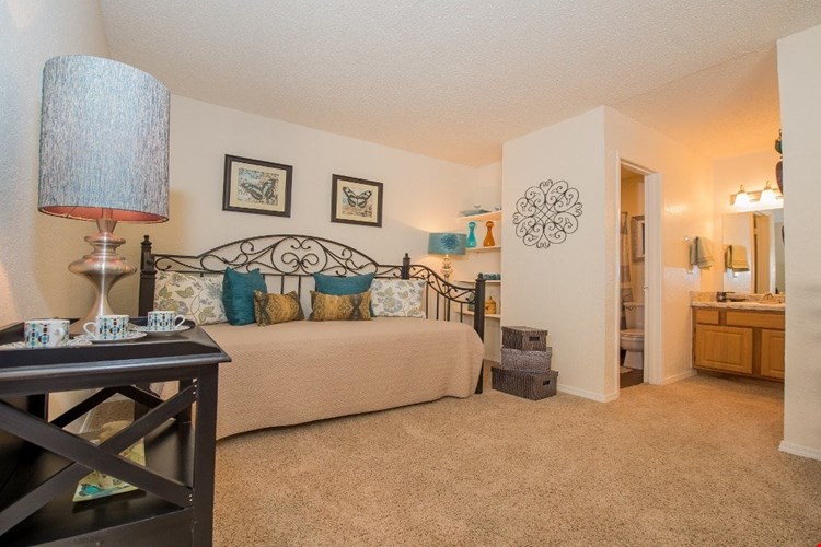 Country Hollow Image 7