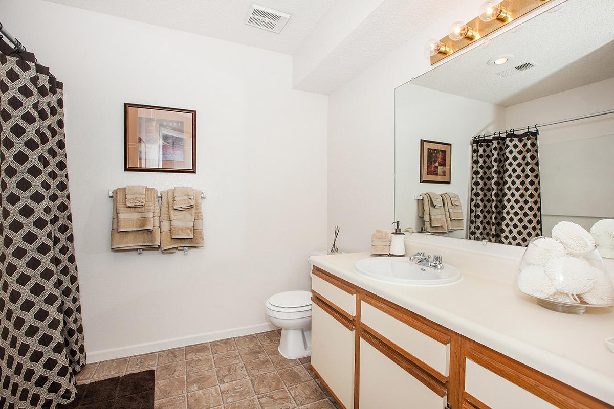 Deerfield Apartments Image 12