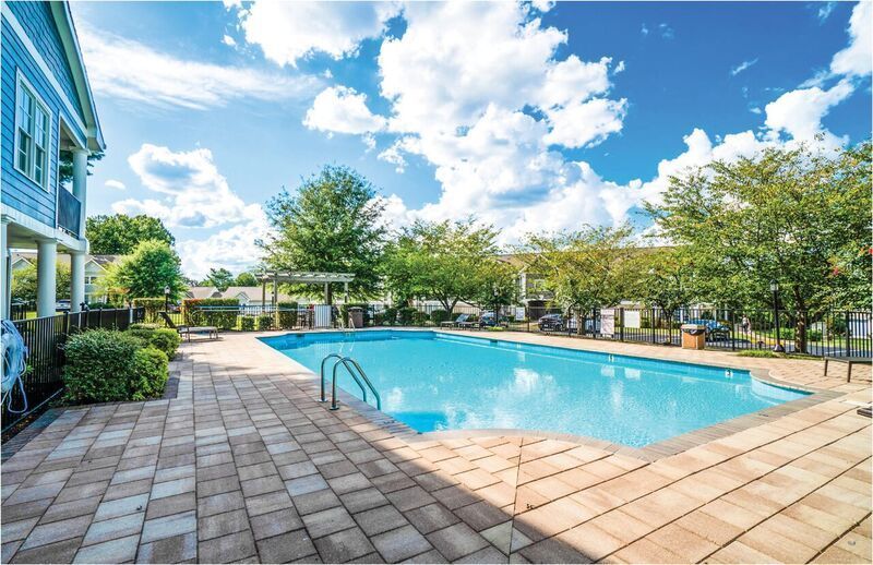 865 Bellevue Apartments Image 5