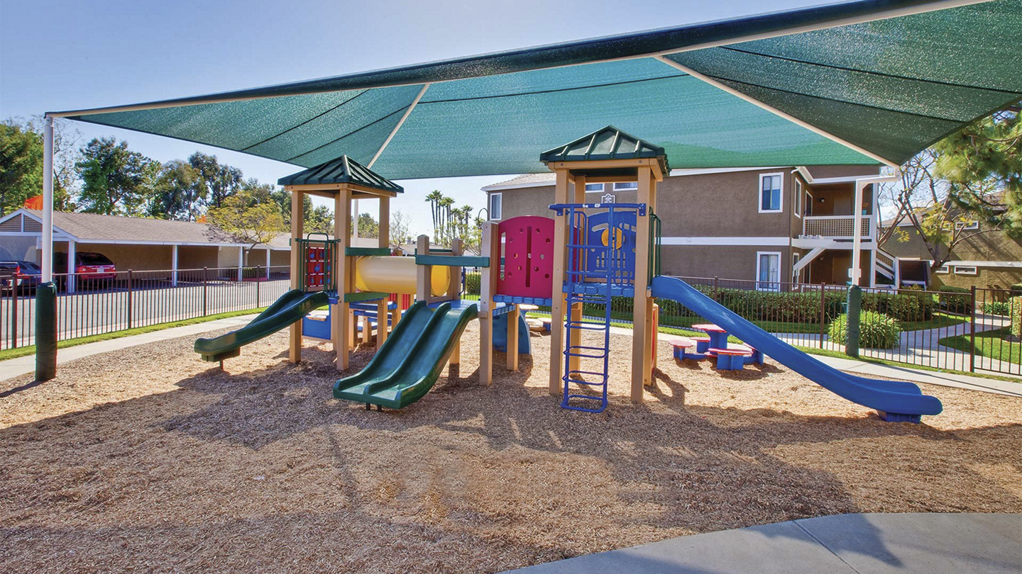 Island Club Apartments Image 5