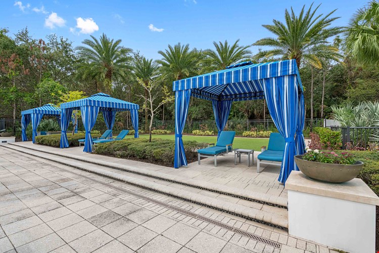 Axis Wellington Green Image 33