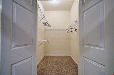 The Left Bank River Oaks Image 13