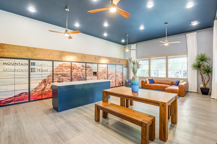 Mountain Gate Image 36