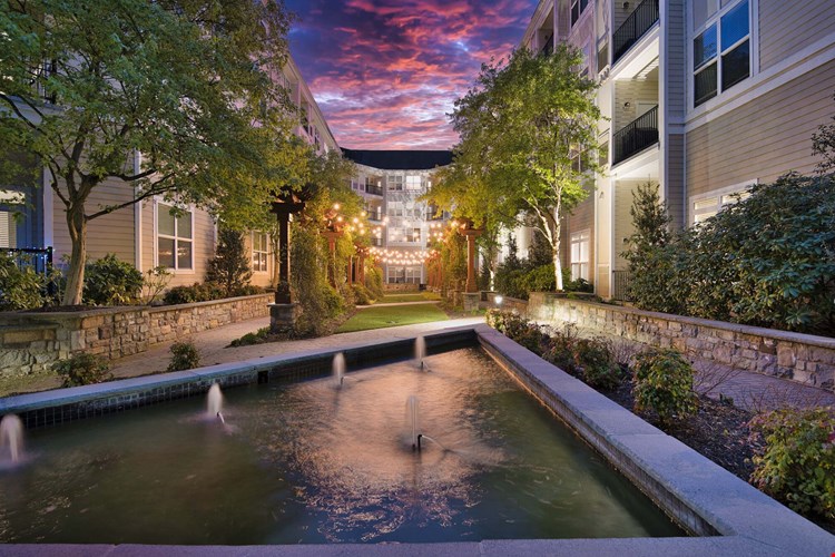 Camden Dulles Station Image 31