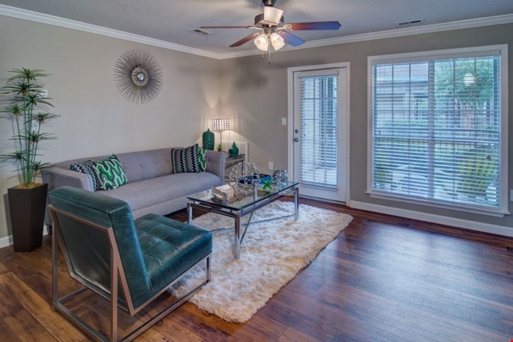 Huntington Chase Image 3