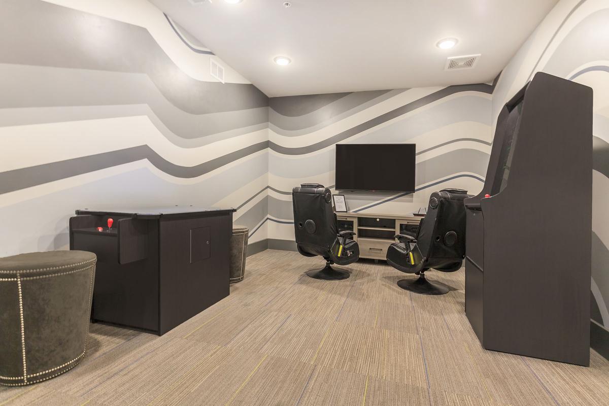 Sola South Lux Apartments Image 11