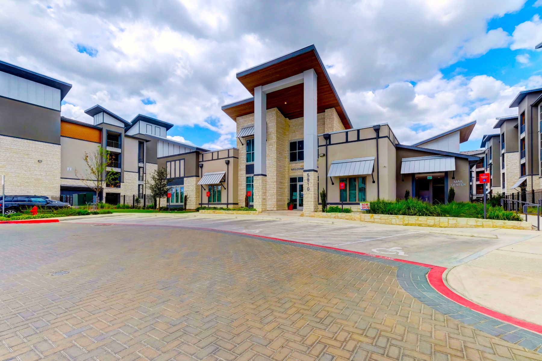 Oxly at The Merc Image 22