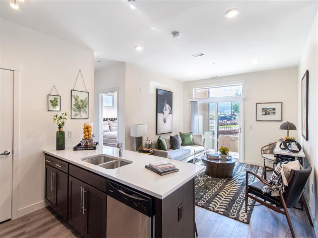 6 West Apartments Image 2