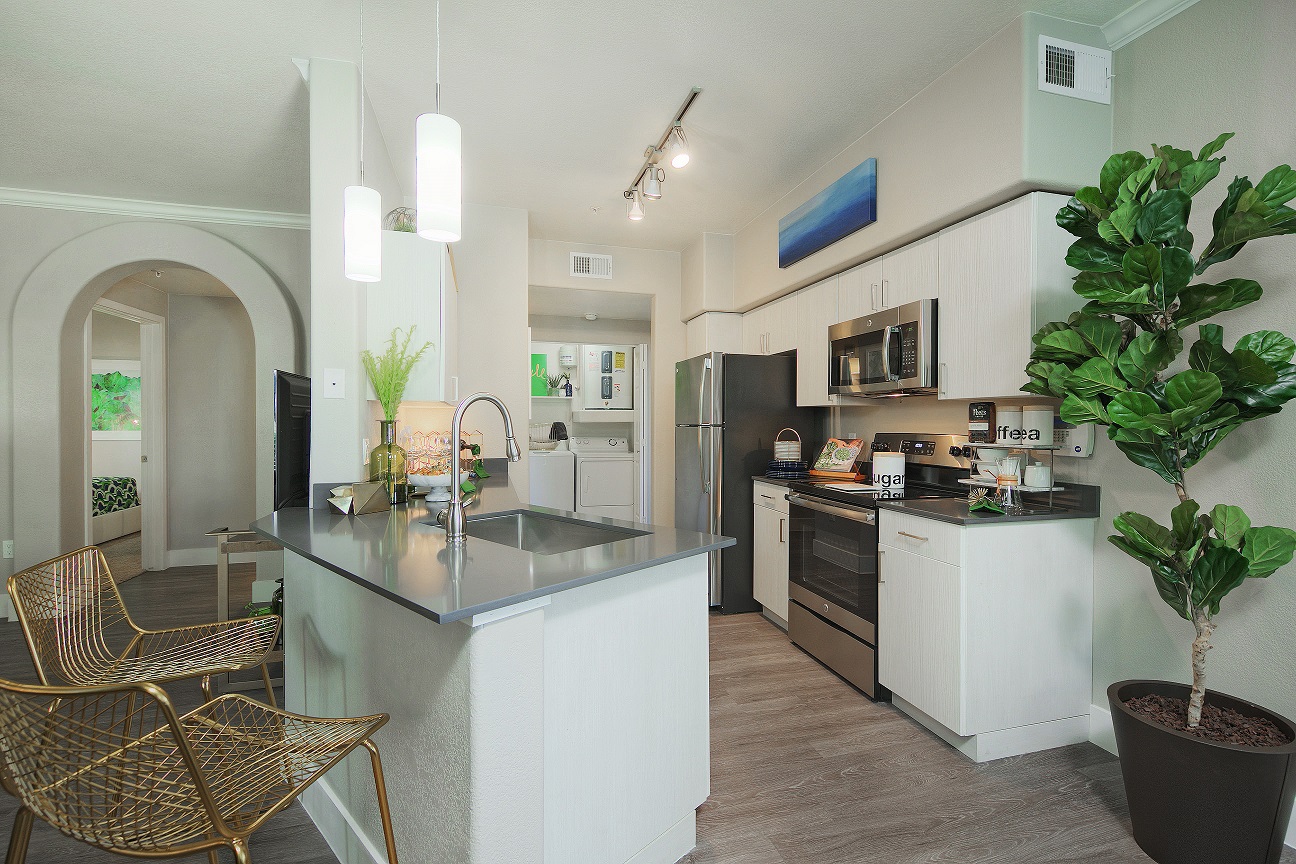 Peoria, AZ Enclave at Arrowhead lake living room dining room kitchen