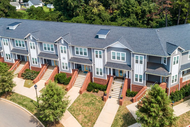 The Village at Commonwealth Image 31