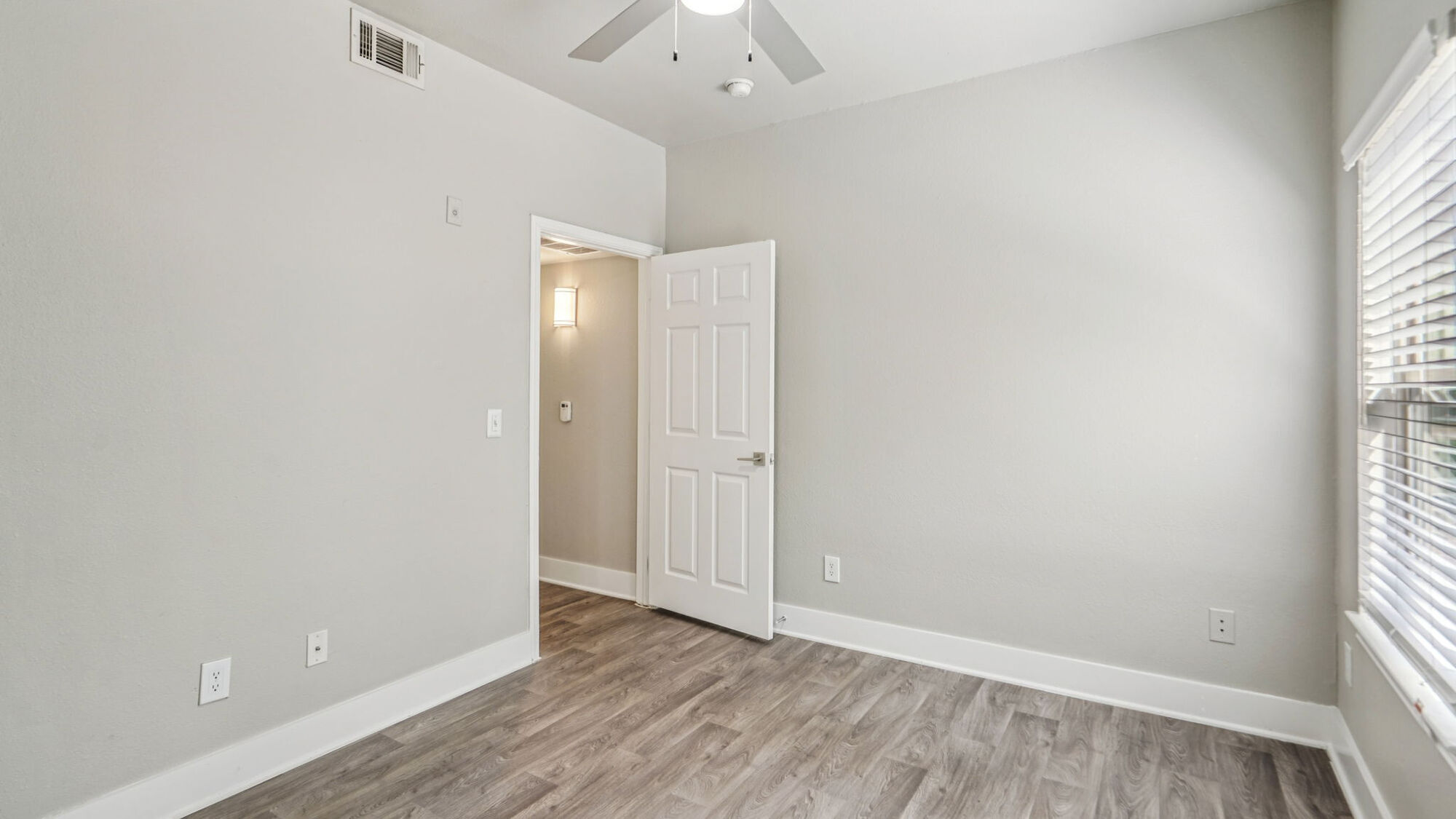 Larkin Apartment Homes Image 115