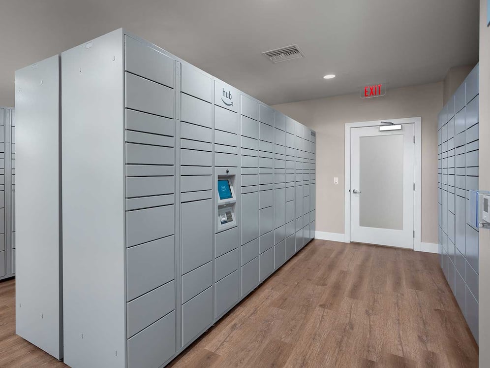 Amazon Hub-Lockers