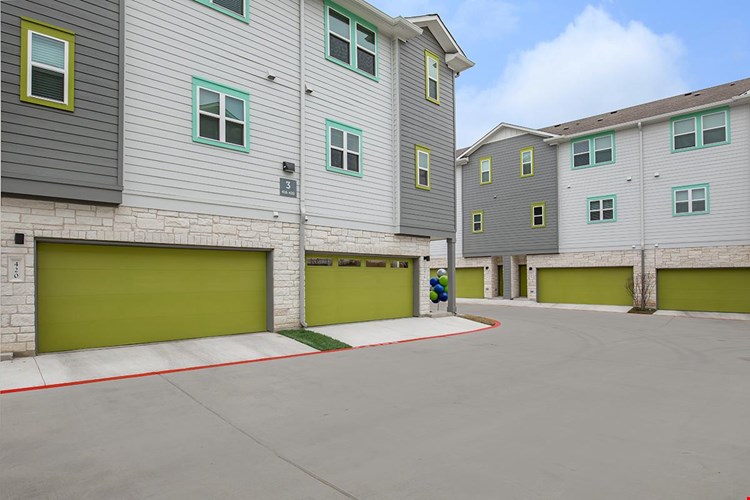 Trailside Oaks Image 24