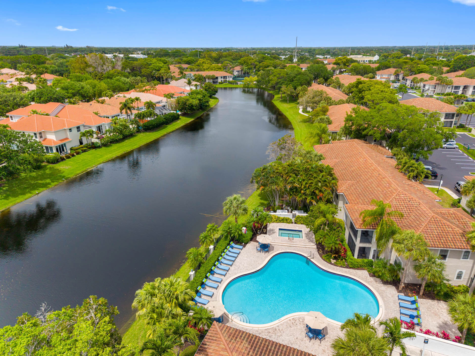 Mizner Court Image 31