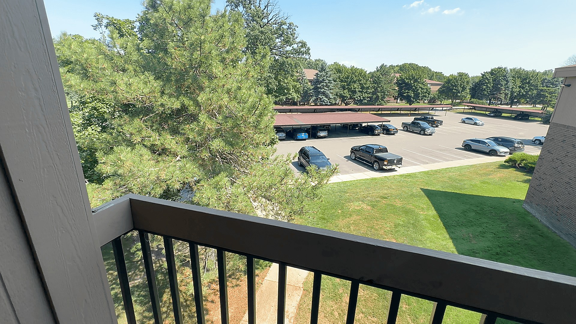 Lakeside Village Apartments Image 47