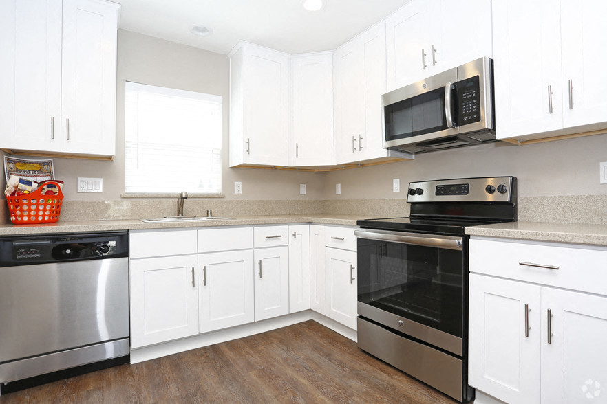 Ramblewood Apartments Image 1