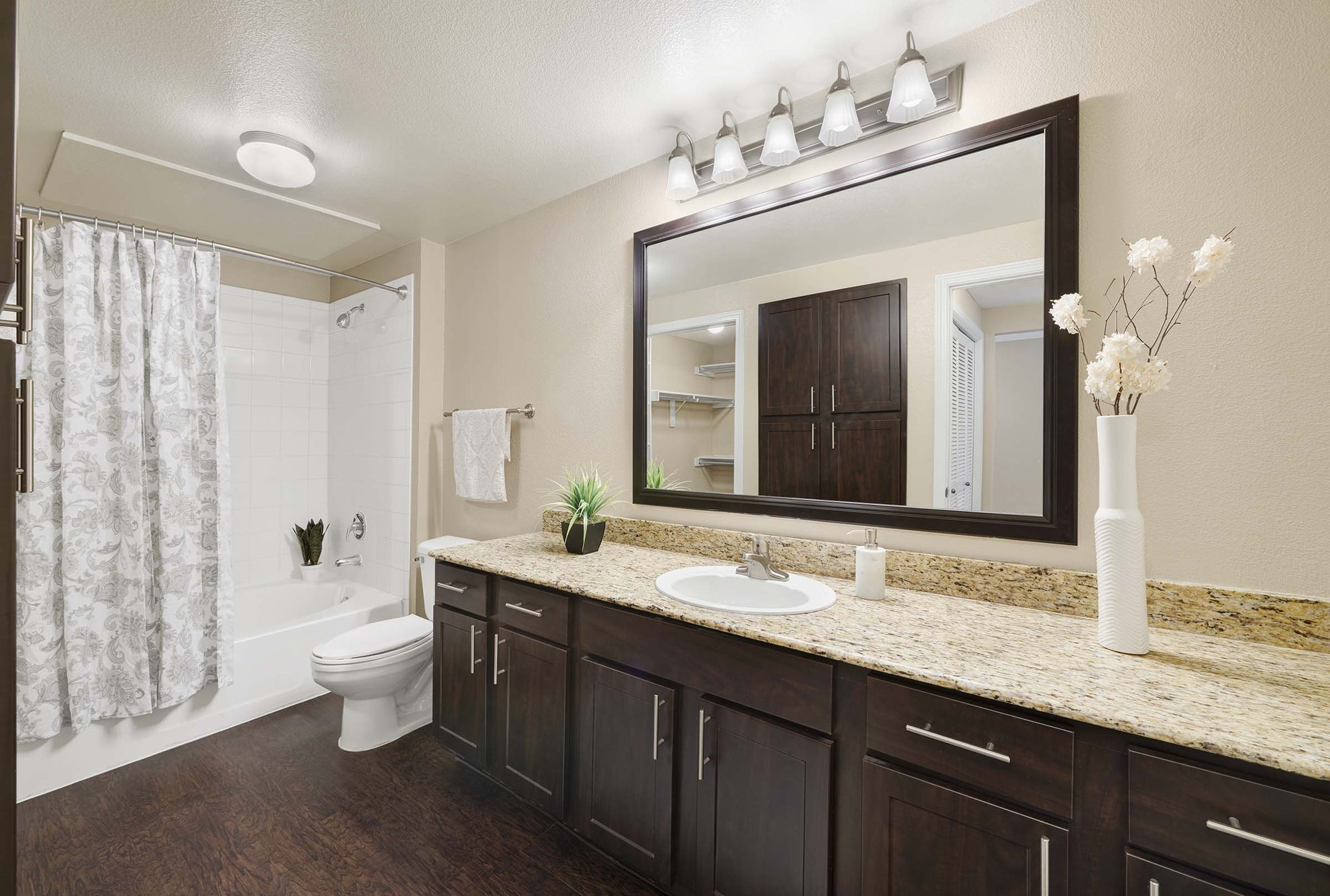 Camden Riverwalk Image 12