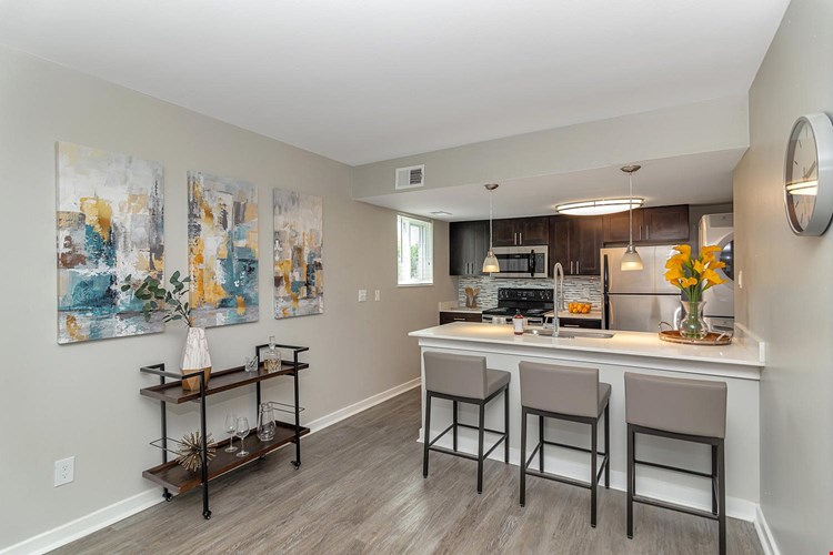 The Residences on 56th Street Image 8